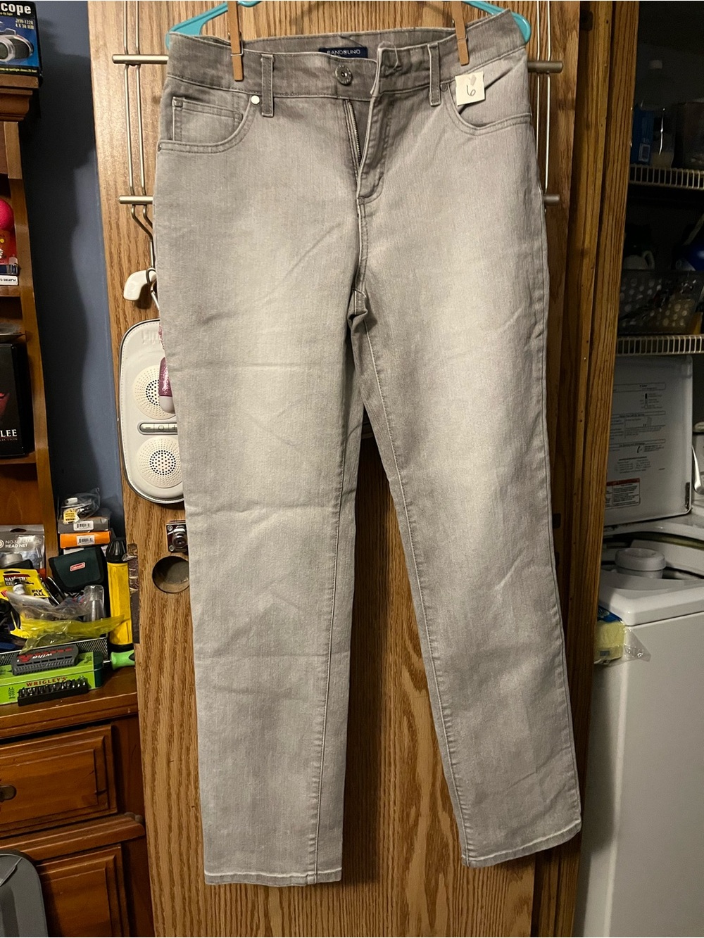 Bandolino Straight-Leg Jeans in Light Gray